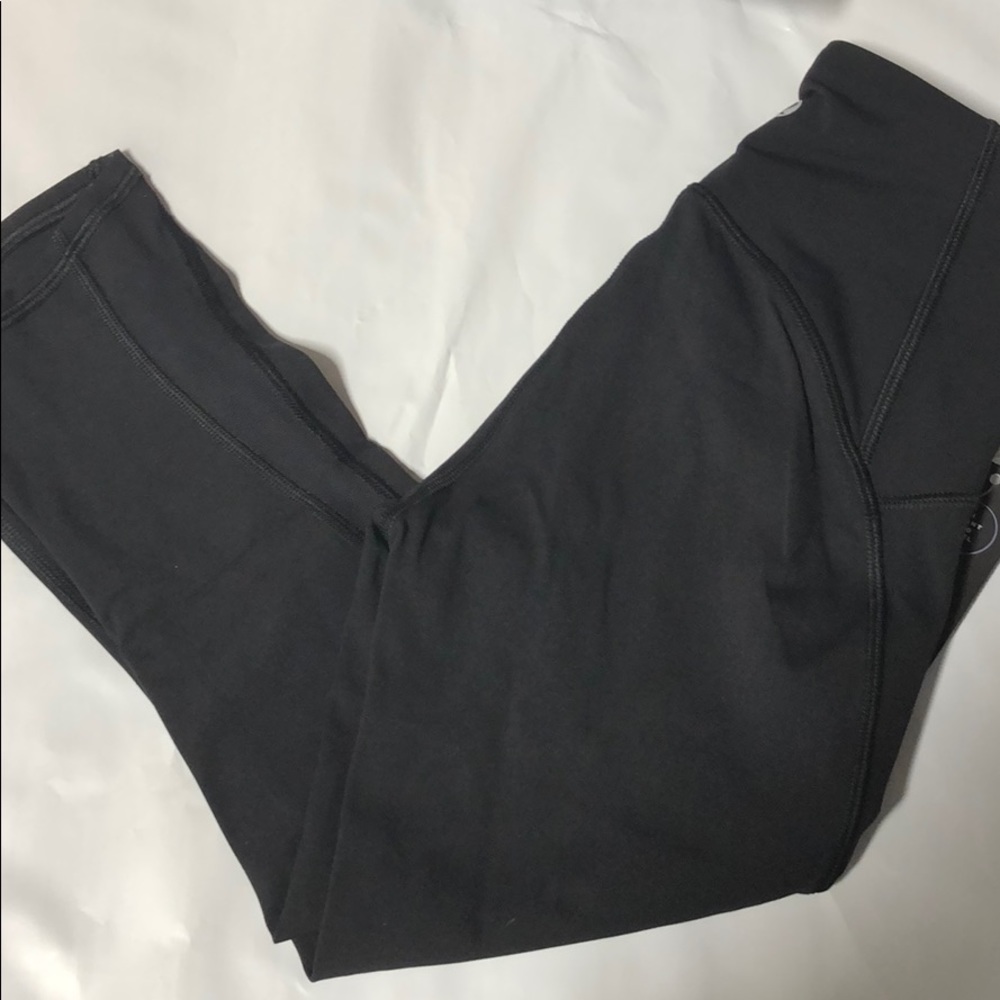 Lululemon mesh side Train Times Crop NWT Size 2